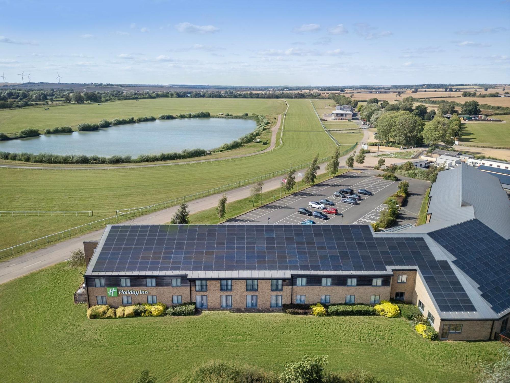 Holiday Inn Huntingdon Racecourse By Ihg Exterior foto